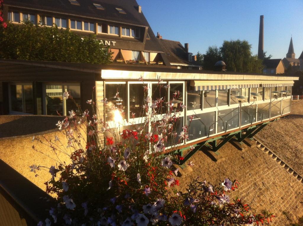 Les Ondines Hotel Les Hauts-d'Anjou Exterior foto